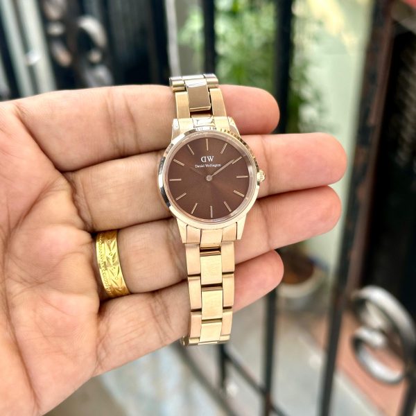 Buy DW ladies first copy watch India