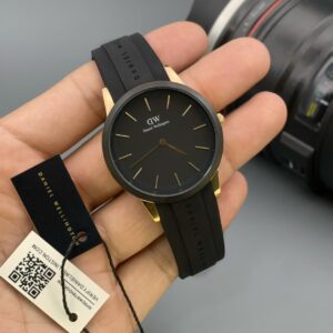 Daniel Wellington Black Dial